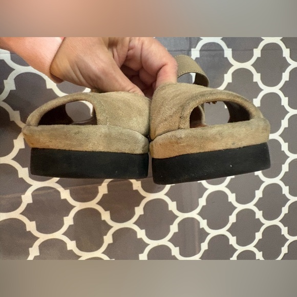 L'Amour Des Pieds Amadour Mary Jane platform Velcro sandal in taupe suede - Picture 6 of 9